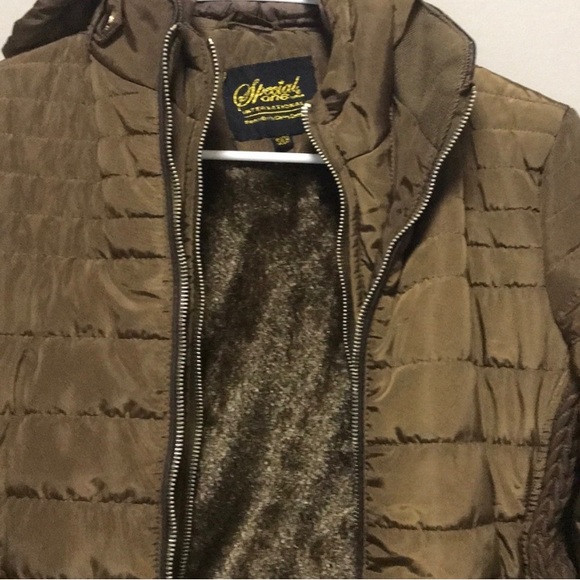 Womens coat - Picture 3 of 6